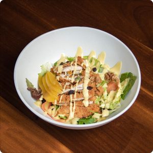 Salade de Poulet Pané