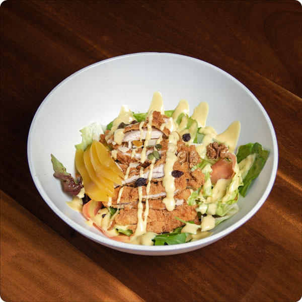 Salade de Poulet Pané